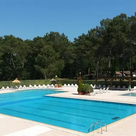 6 Personnes Khelus Club - Piscine Collective Casa vacanze
